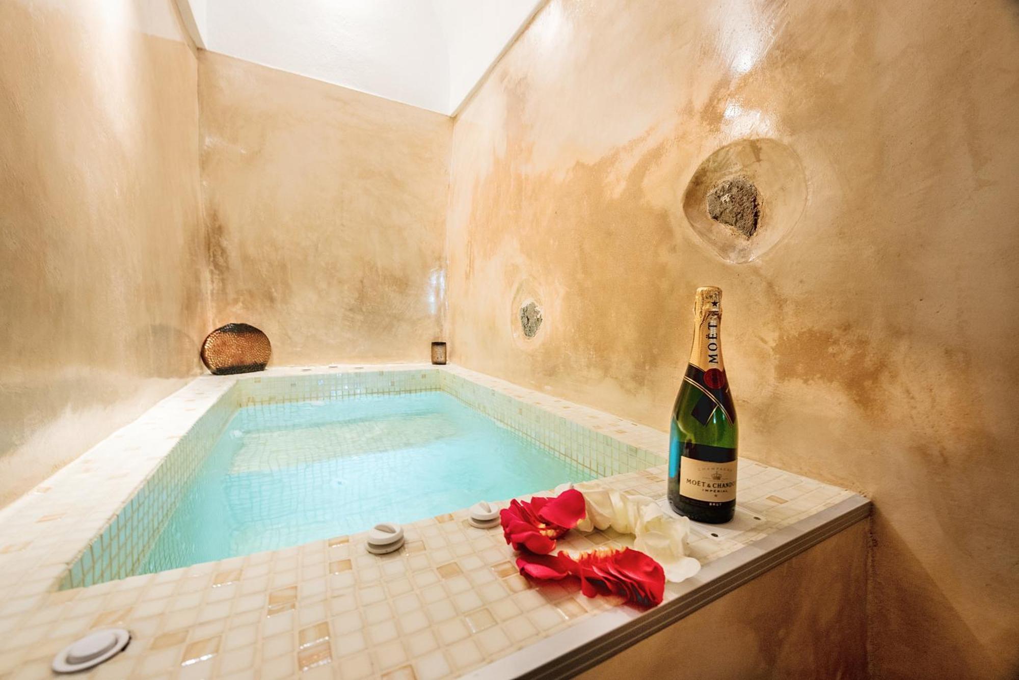 Emporio  Luxury Villas Hariton מראה חיצוני תמונה